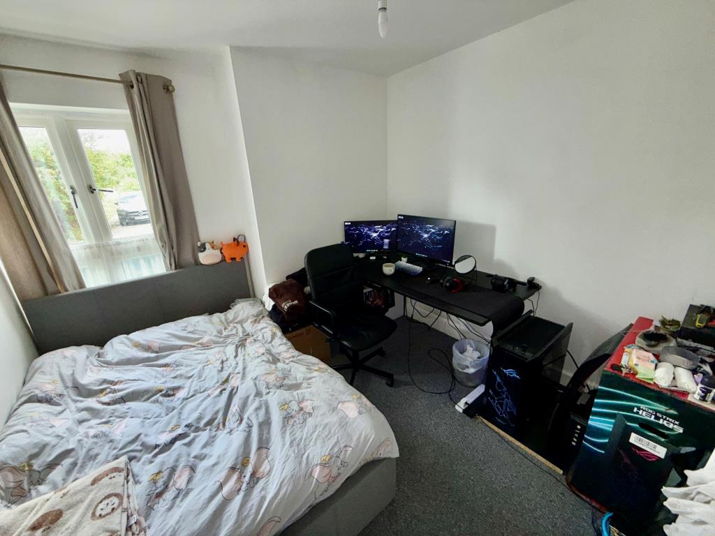 Lot: 85 - FREEHOLD BLOCK OF FLATS FOR INVESTMENT - Flat five bedroom one